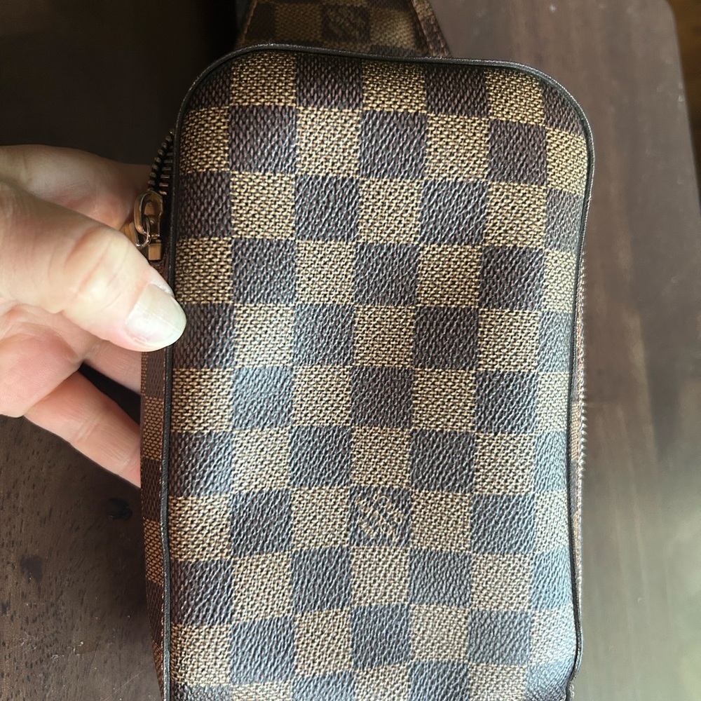Louis Vuitton Geronimo bum bag